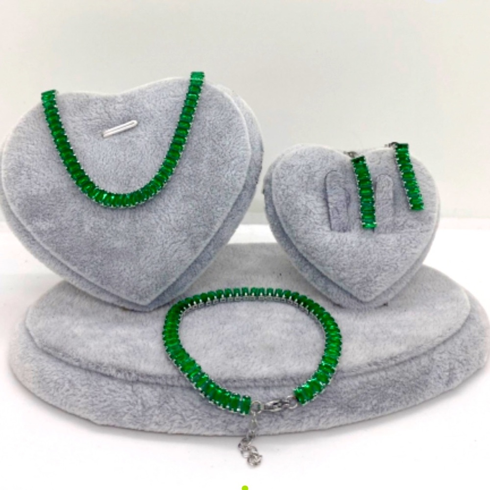 Set necklace earrings bracelet